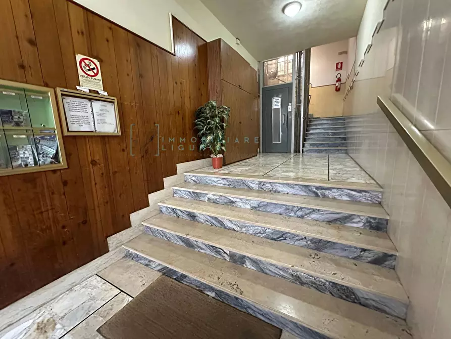 Immagine 33 di Appartamento in vendita  in Piazza Nenni a Albenga