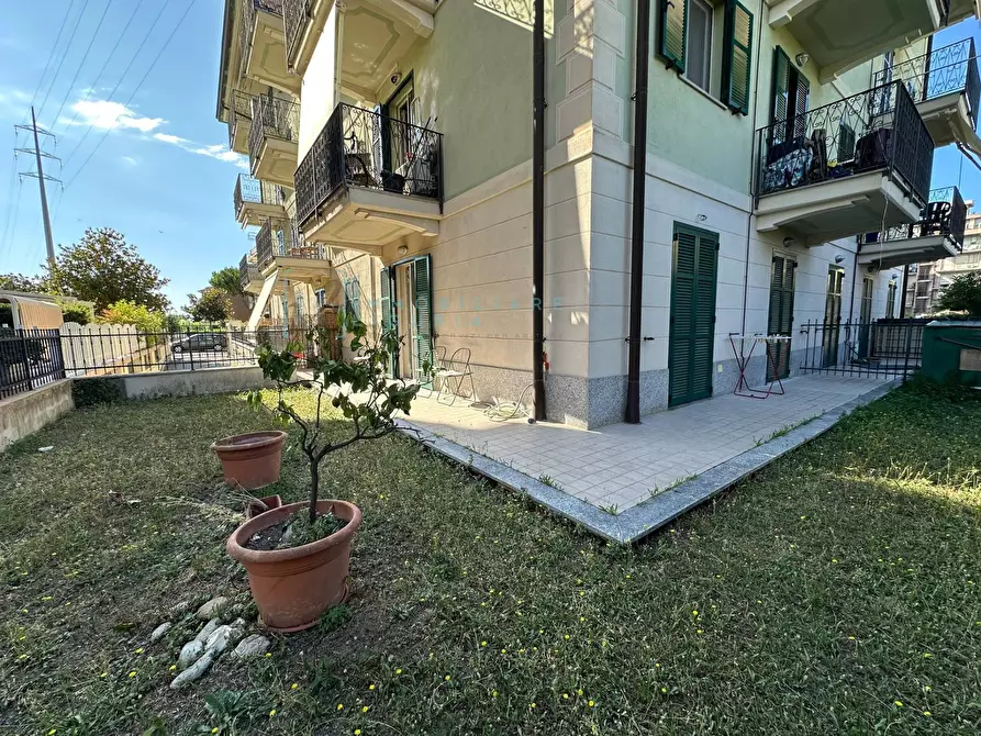 Immagine 30 di Appartamento in vendita  in Via della Costituzione a Albenga