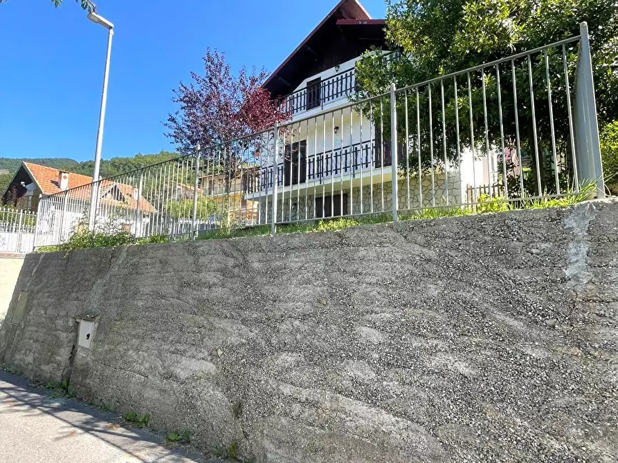 Immagine 27 di Villa in vendita  in Via Privata Rosso a Pornassio