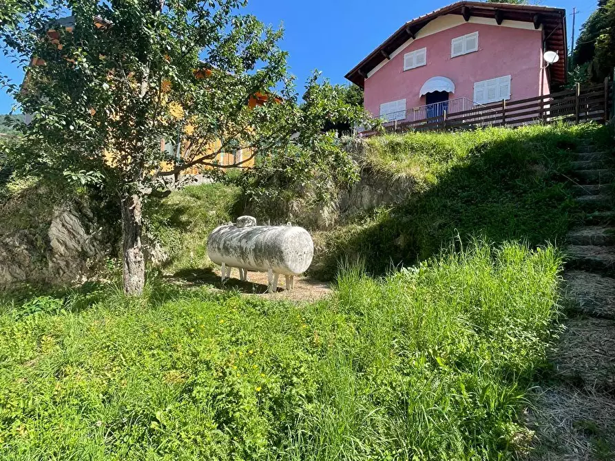 Immagine 37 di Villa in vendita  in Via Privata Rosso a Pornassio
