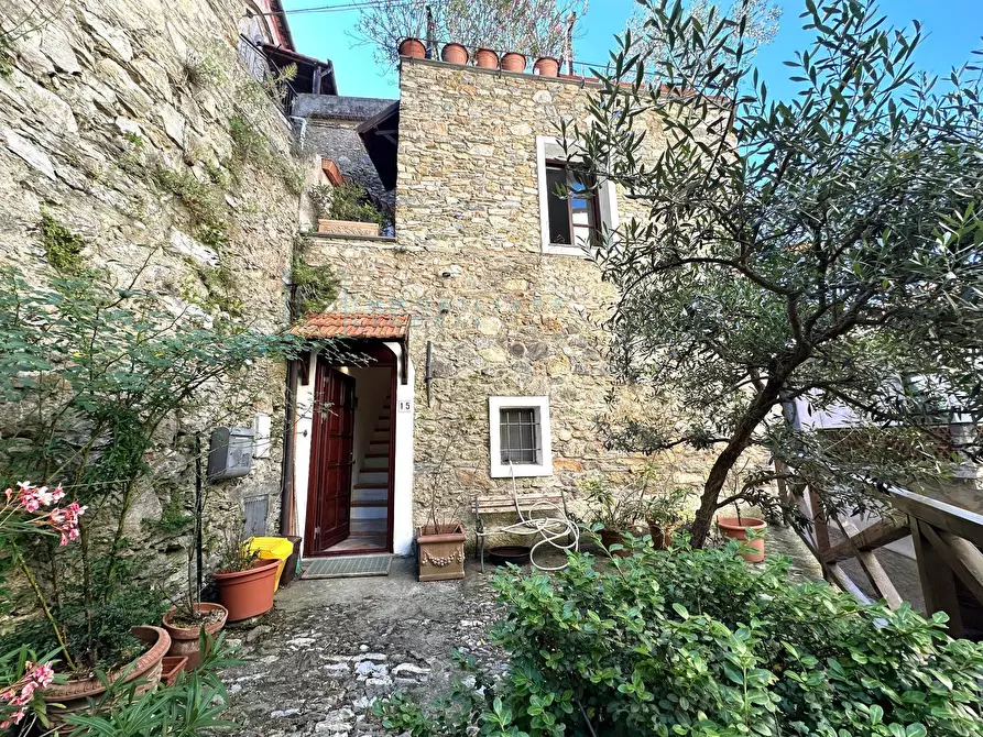 Immagine 6 di Rustico / casale in vendita  in Via Maggiore a Castelvecchio Di Rocca Barbena