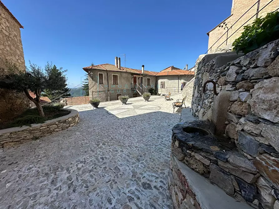 Immagine 46 di Rustico / casale in vendita  in Via Maggiore a Castelvecchio Di Rocca Barbena