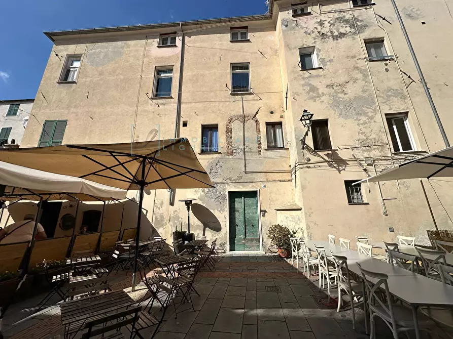 Immagine 1 di Appartamento in vendita  in Piazza San Domenico a Albenga