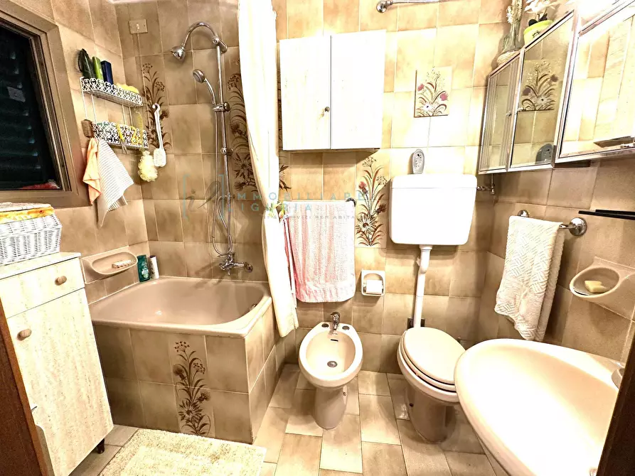 Immagine 24 di Appartamento in vendita  in via roma a Albenga