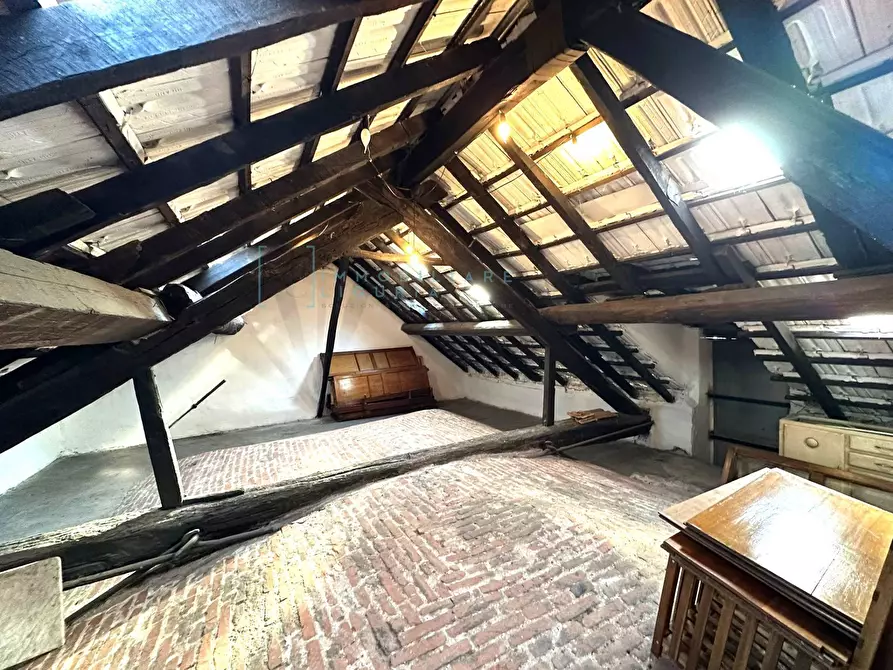 Immagine 36 di Appartamento in vendita  in Piazza San Domenico a Albenga