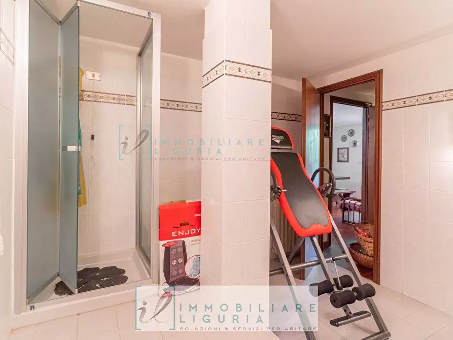 Immagine 41 di Villa in vendita  in via crociata a Cisano Sul Neva