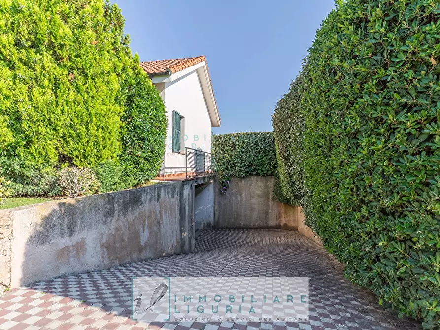 Immagine 49 di Villa in vendita  in via crociata a Cisano Sul Neva