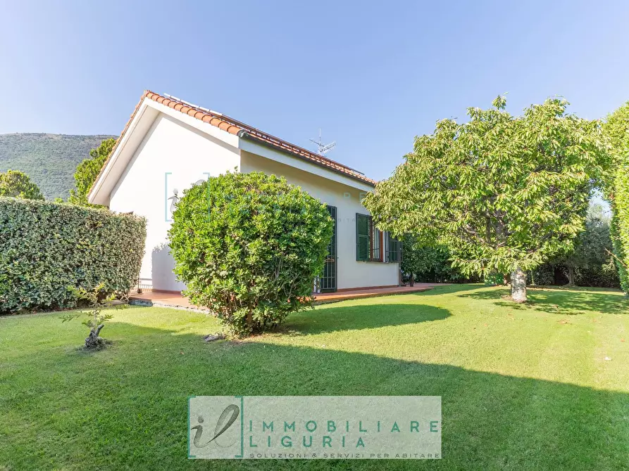 Immagine 2 di Villa in vendita  in via crociata a Cisano Sul Neva