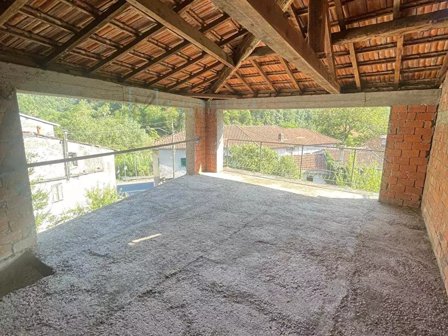 Immagine 1 di Locale commerciale in vendita  in Via Gavenola a Borghetto D'arroscia