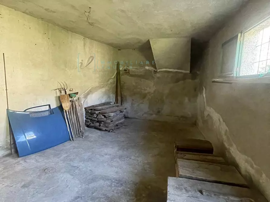 Immagine 10 di Locale commerciale in vendita  in Via Gavenola a Borghetto D'arroscia