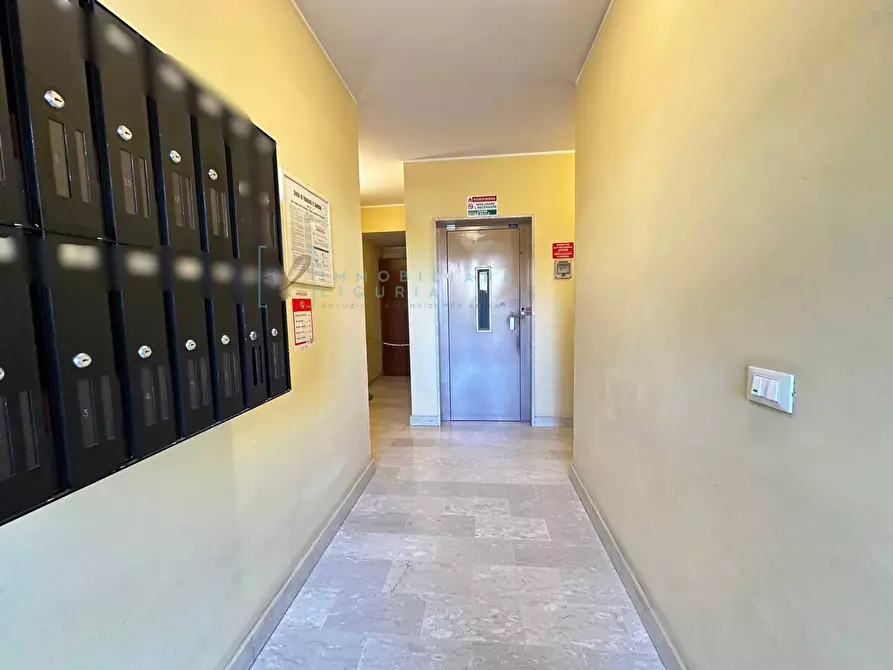 Immagine 5 di Appartamento in vendita  in Via Nino Bixio a Albenga