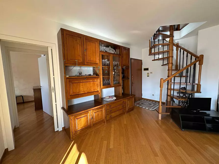 Immagine 10 di Appartamento in vendita  in Via Nino Bixio a Albenga