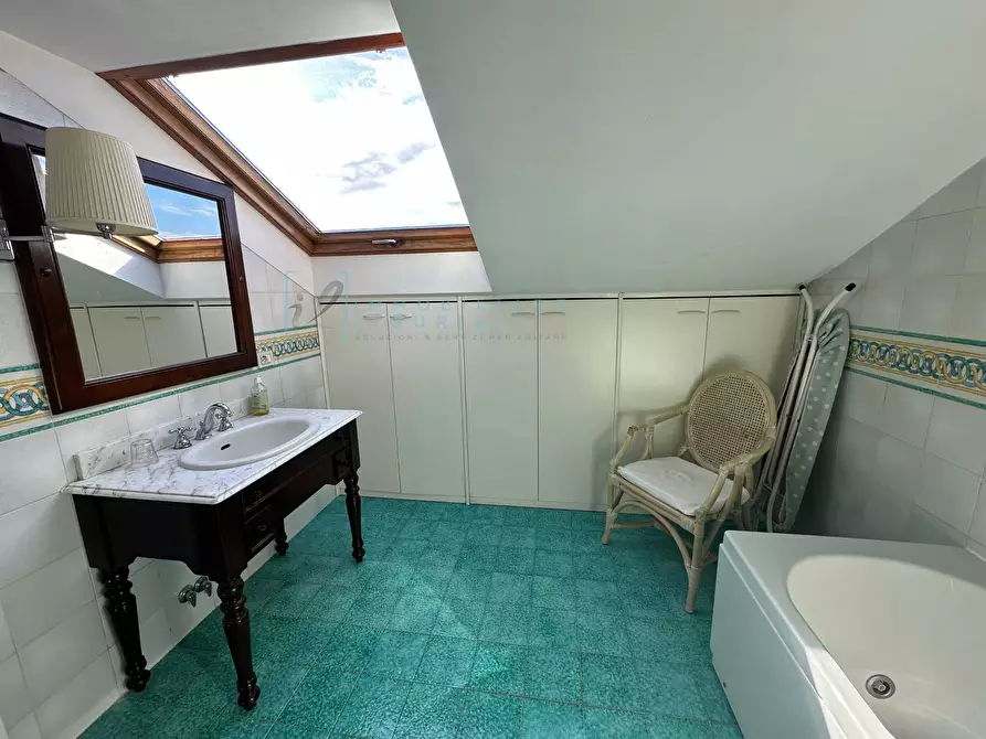 Immagine 32 di Appartamento in vendita  in Via Nino Bixio a Albenga