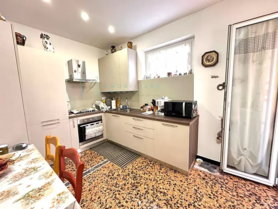 Immagine 8 di Appartamento in vendita  in Viale Pontelungo a Albenga