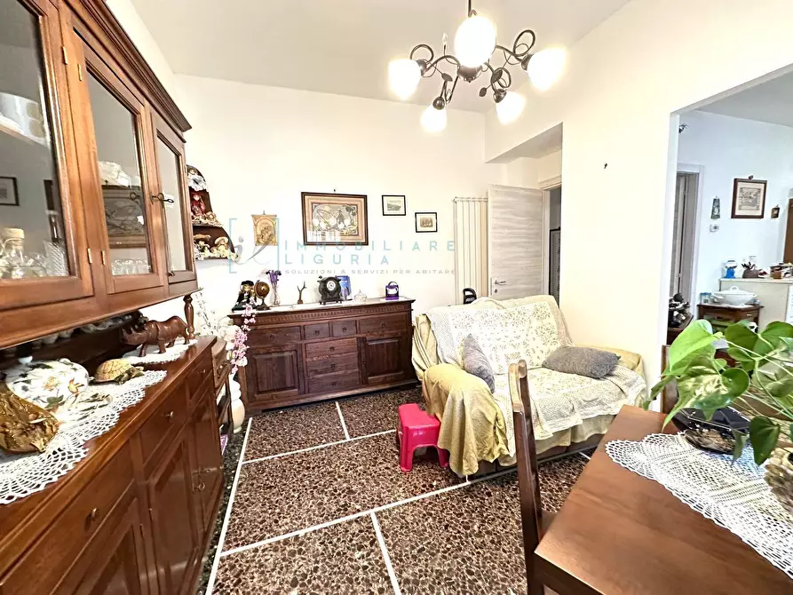 Immagine 11 di Appartamento in vendita  in Viale Pontelungo a Albenga