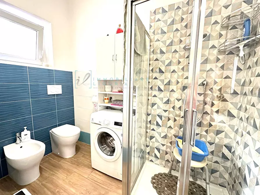 Immagine 21 di Appartamento in vendita  in Viale Pontelungo a Albenga