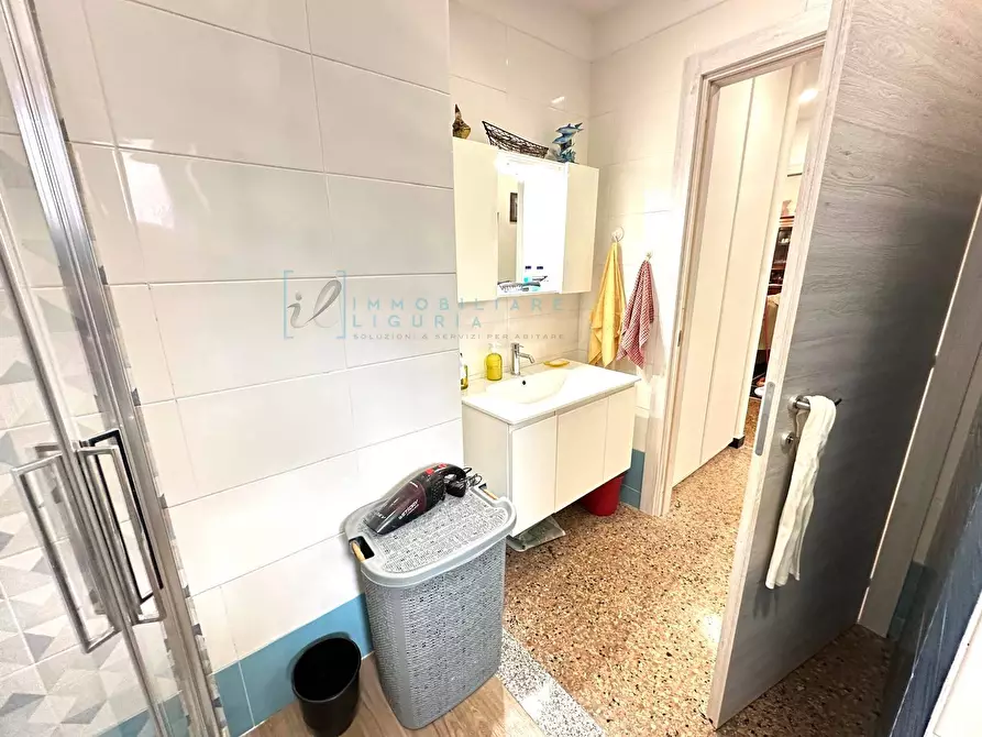 Immagine 22 di Appartamento in vendita  in Viale Pontelungo a Albenga
