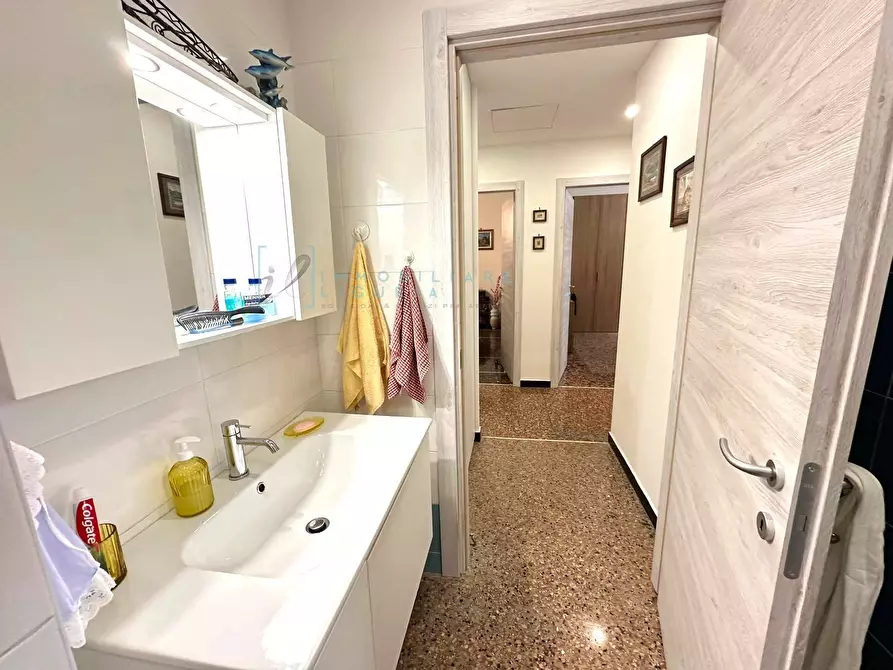 Immagine 23 di Appartamento in vendita  in Viale Pontelungo a Albenga