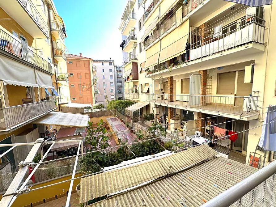 Immagine 25 di Appartamento in vendita  in Viale Pontelungo a Albenga