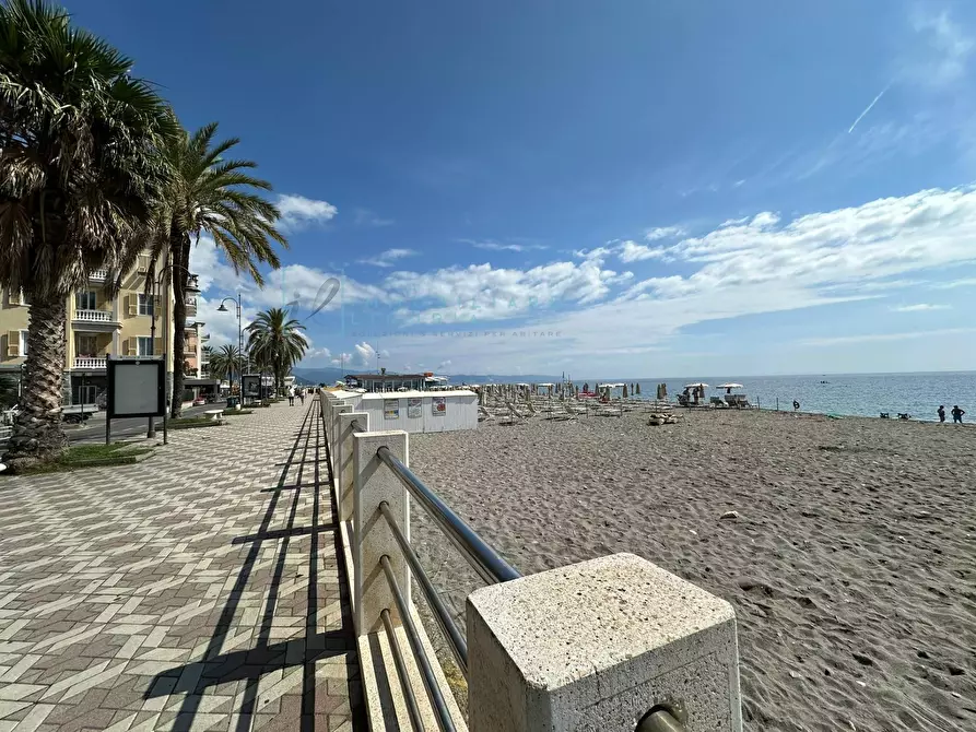 Immagine 2 di Appartamento in affitto  in viale italia a Albenga