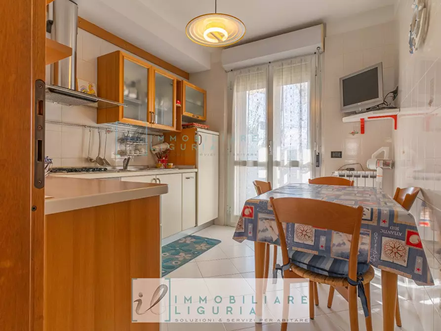 Immagine 7 di Appartamento in vendita  in Via Bologna a Albenga