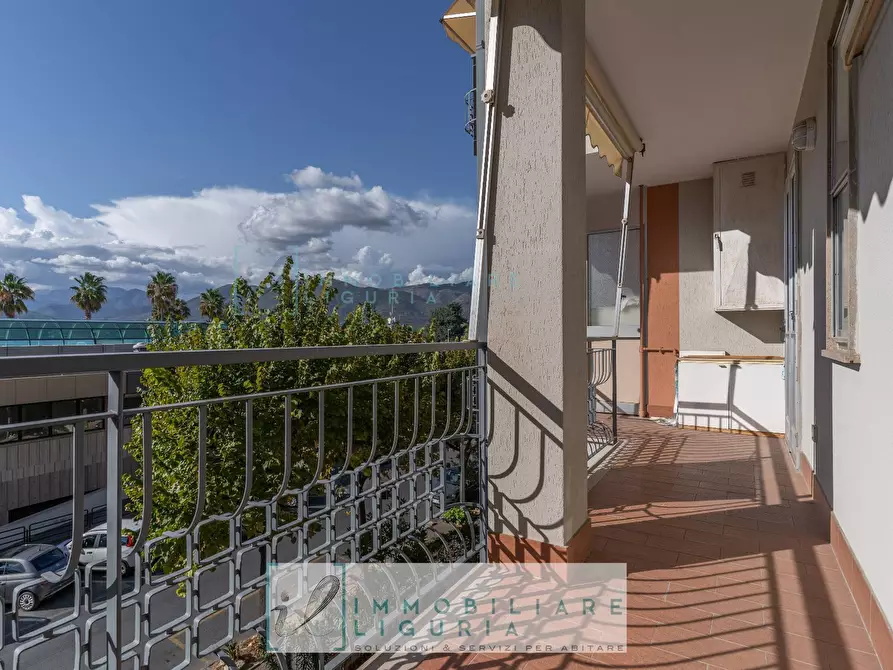 Immagine 11 di Appartamento in vendita  in Via Bologna a Albenga