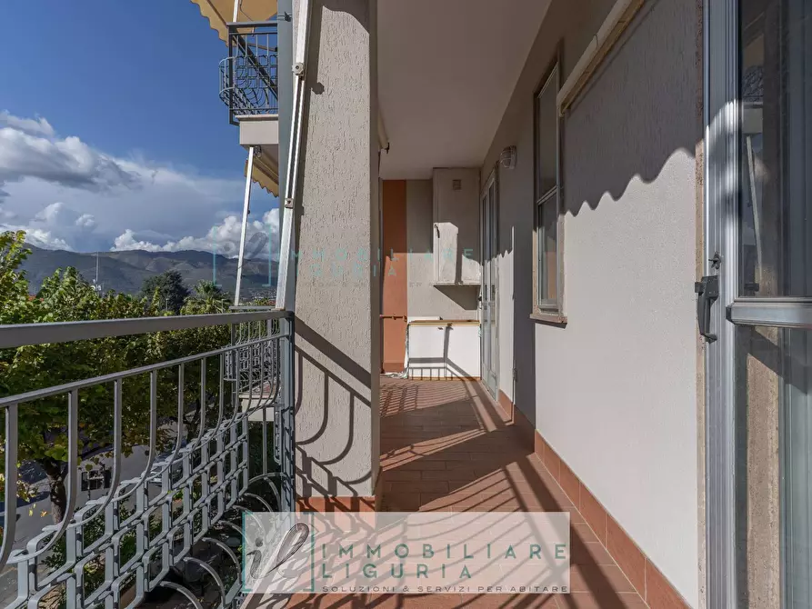 Immagine 12 di Appartamento in vendita  in Via Bologna a Albenga