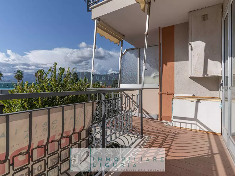 Immagine 13 di Appartamento in vendita  in Via Bologna a Albenga