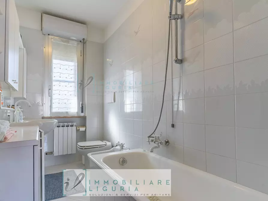 Immagine 16 di Appartamento in vendita  in Via Bologna a Albenga