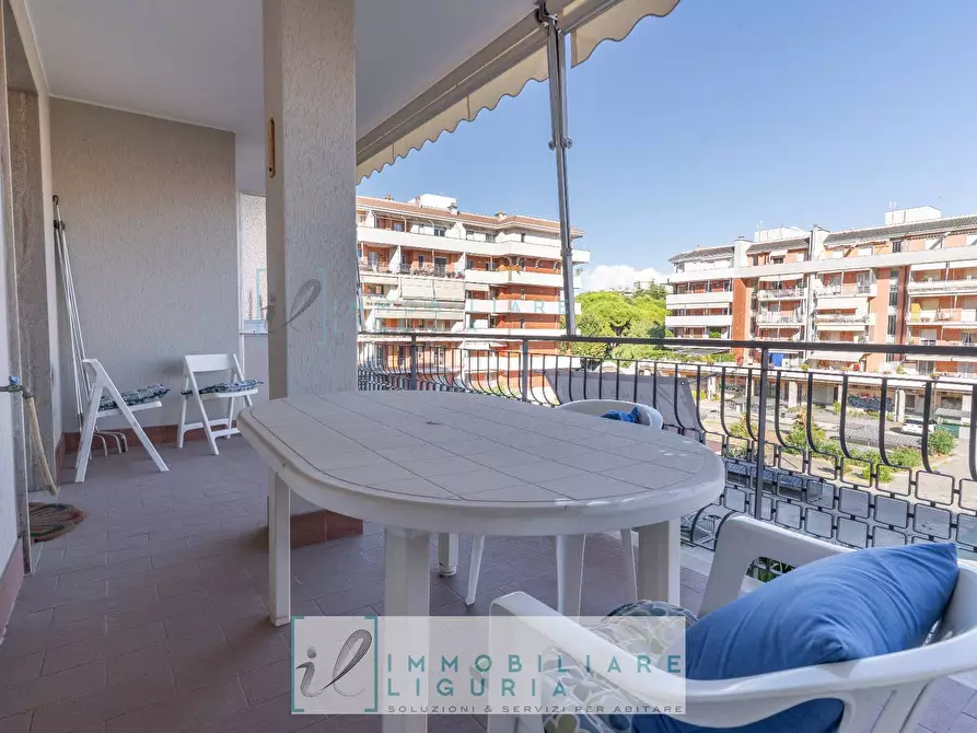 Immagine 1 di Appartamento in vendita  in Via Bologna a Albenga