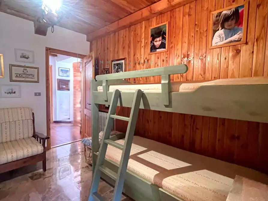 Immagine 25 di Appartamento in vendita  a Pieve Di Teco