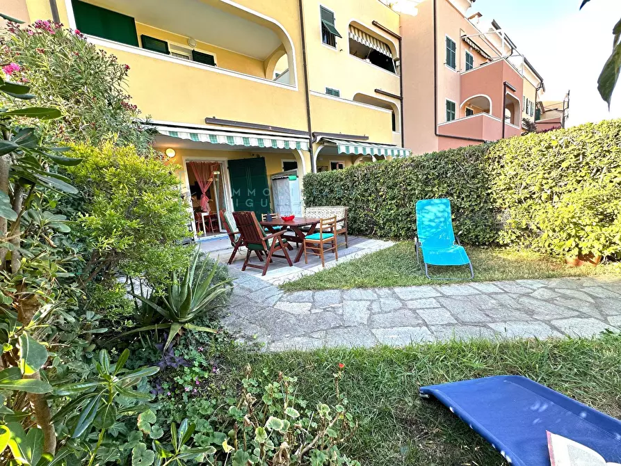 Immagine 6 di Appartamento in vendita  in Via Cav. F. Perseghini a Albenga