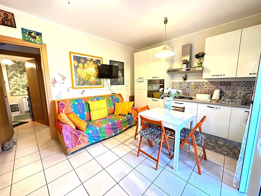 Immagine 7 di Appartamento in vendita  in Via Cav. F. Perseghini a Albenga