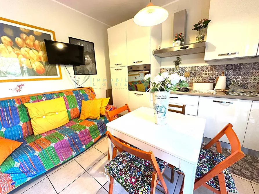 Immagine 8 di Appartamento in vendita  in Via Cav. F. Perseghini a Albenga