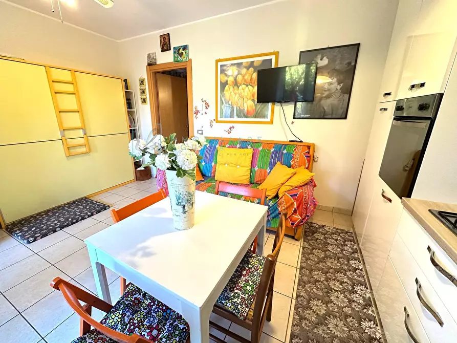 Immagine 9 di Appartamento in vendita  in Via Cav. F. Perseghini a Albenga