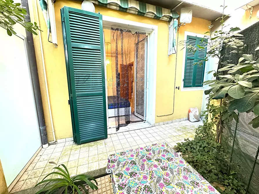 Immagine 18 di Appartamento in vendita  in Via Cav. F. Perseghini a Albenga