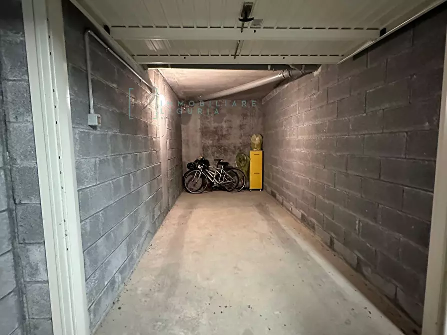 Immagine 33 di Appartamento in vendita  in Via Cav. F. Perseghini a Albenga