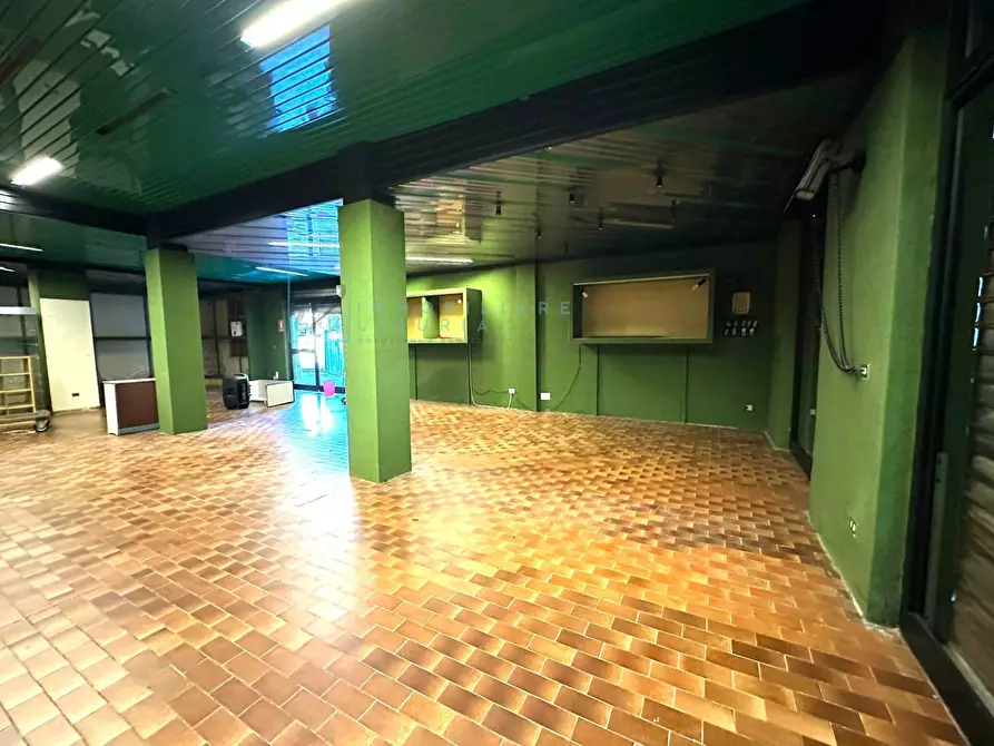 Immagine 5 di Locale commerciale in affitto  in Via Genova a Albenga