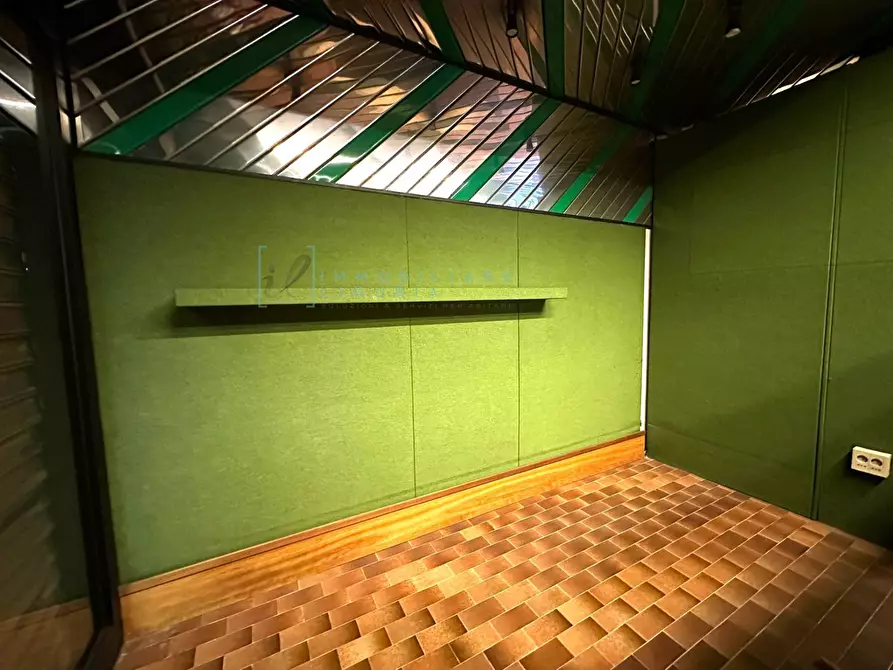 Immagine 6 di Locale commerciale in affitto  in Via Genova a Albenga