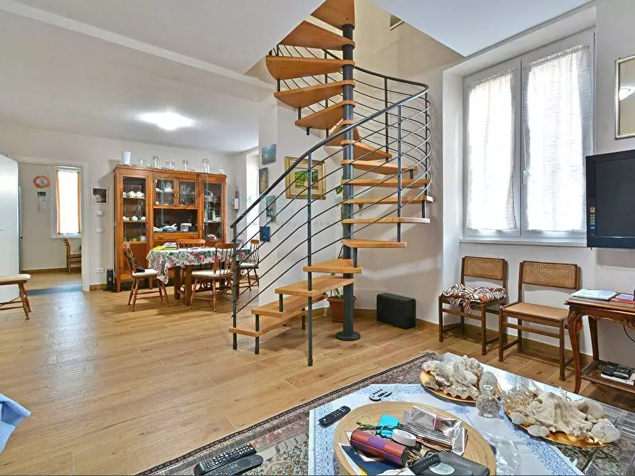 Immagine 1 di Appartamento in vendita  in Viale Pontelungo a Albenga