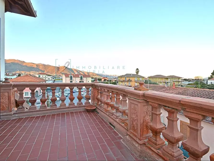 Immagine 3 di Appartamento in vendita  in Viale Pontelungo a Albenga