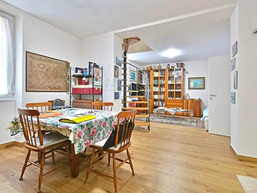 Immagine 10 di Appartamento in vendita  in Viale Pontelungo a Albenga