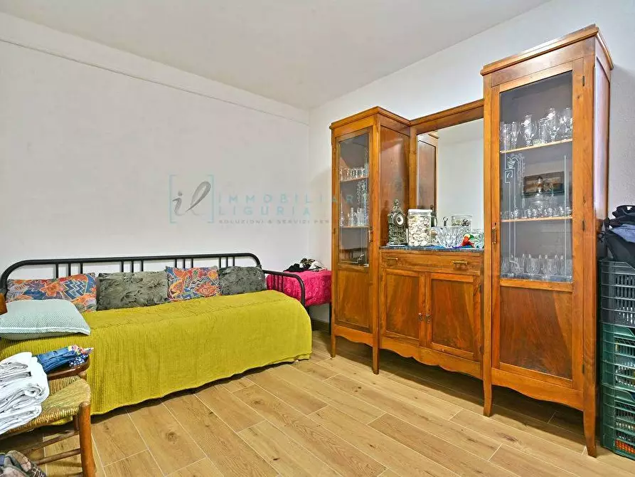 Immagine 11 di Appartamento in vendita  in Viale Pontelungo a Albenga