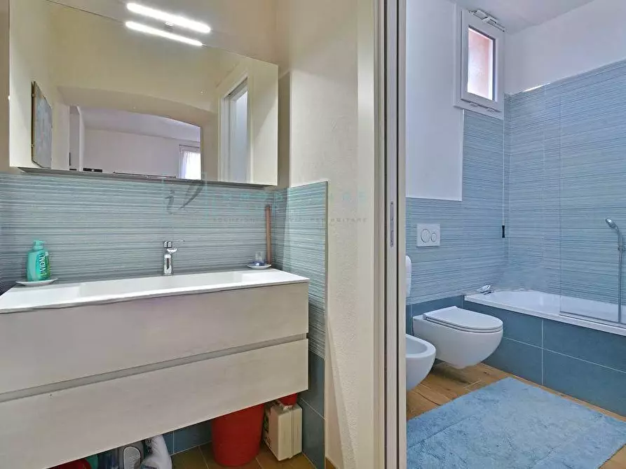 Immagine 19 di Appartamento in vendita  in Viale Pontelungo a Albenga