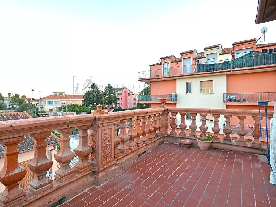 Immagine 21 di Appartamento in vendita  in Viale Pontelungo a Albenga