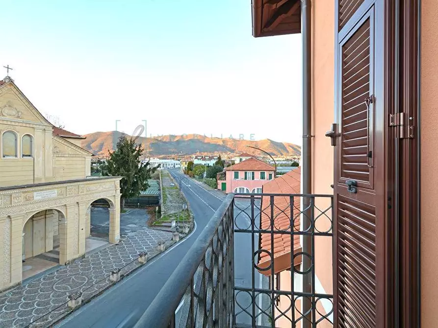 Immagine 27 di Appartamento in vendita  in Viale Pontelungo a Albenga