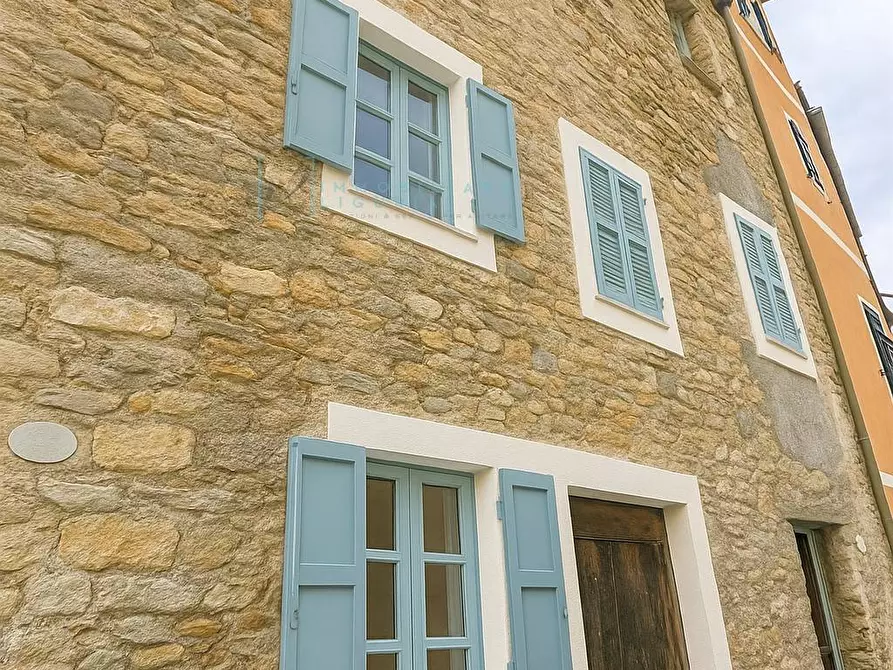 Immagine 1 di Rustico / casale in vendita  in via IV Novembre a Castelbianco