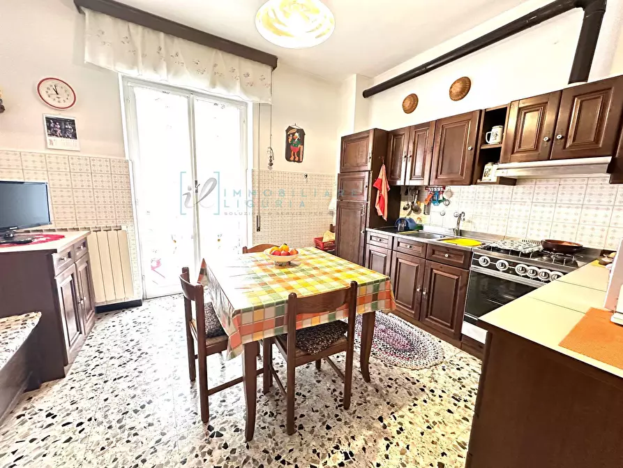 Immagine 11 di Appartamento in vendita  in Via Eperanto a Albenga