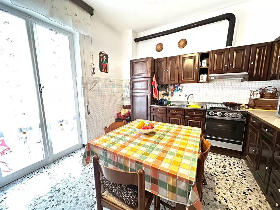 Immagine 12 di Appartamento in vendita  in Via Eperanto a Albenga