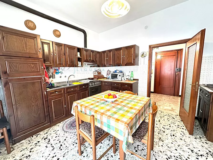 Immagine 15 di Appartamento in vendita  in Via Eperanto a Albenga
